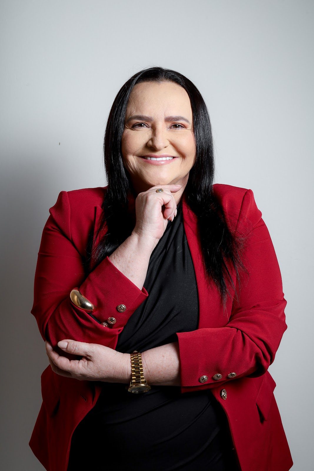 Cláudia Soares sorrindo